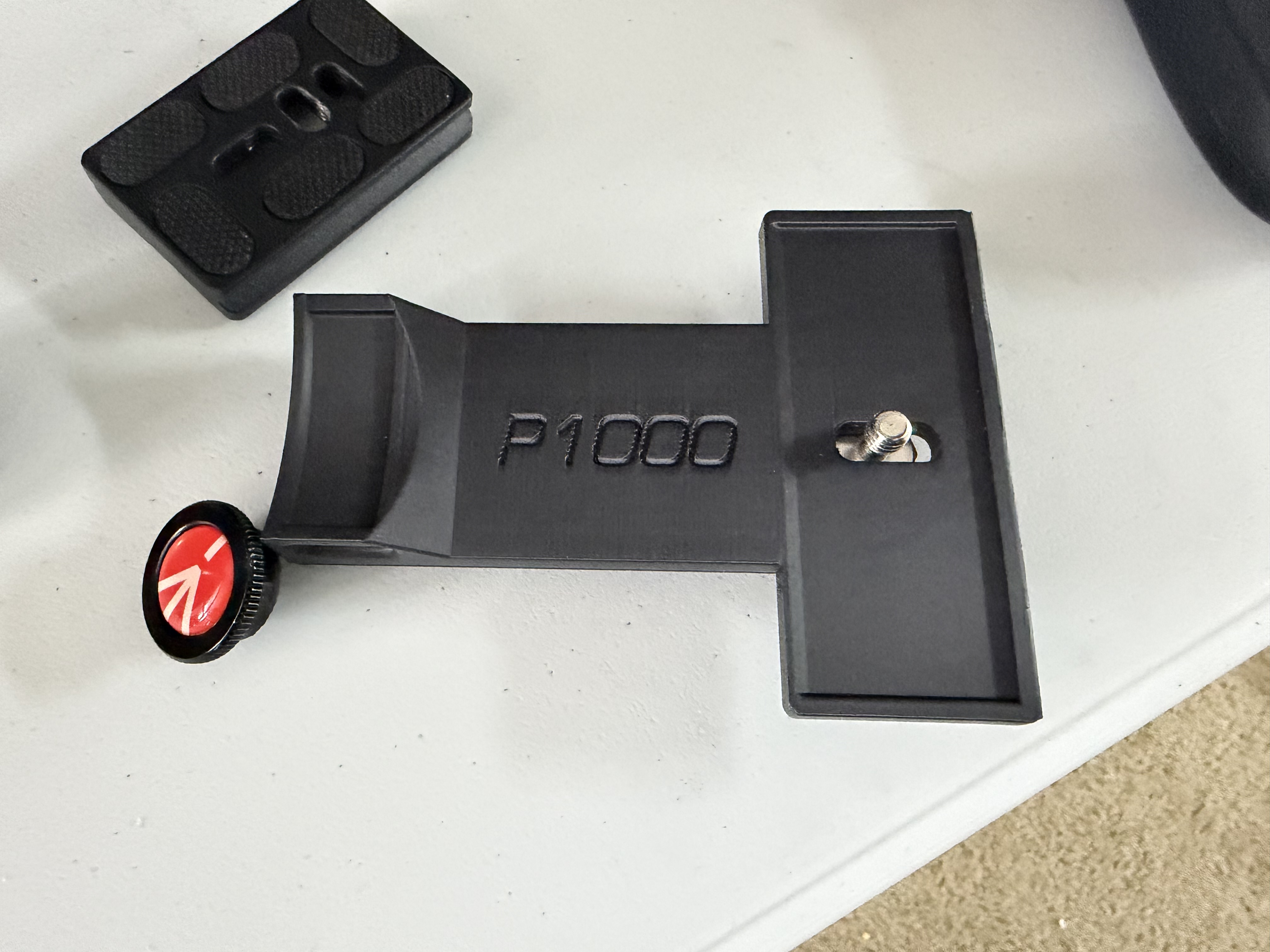 3D printed cameras mount for Nikon P1000/P1100